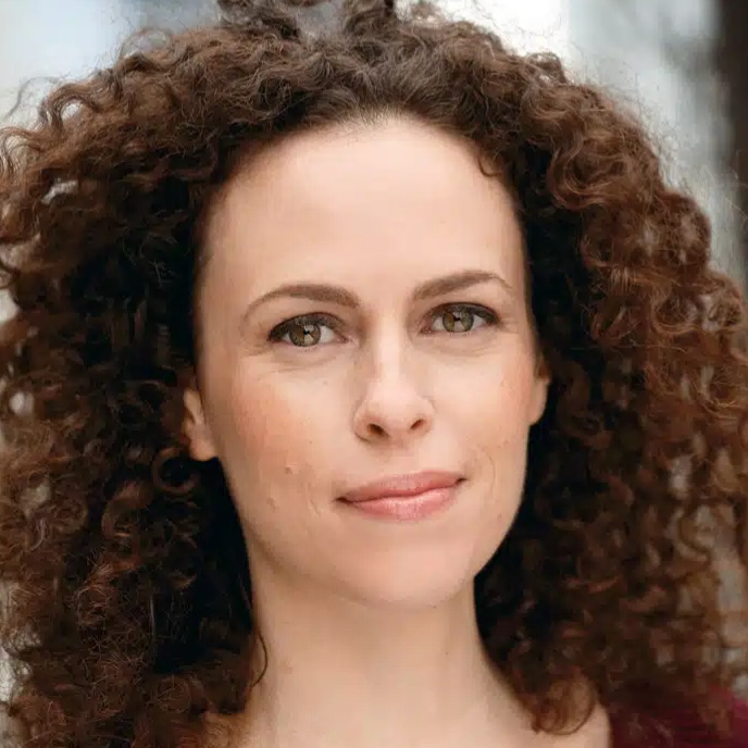 Headshot of Viviana Garza